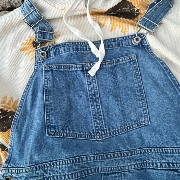 Altered State cropped sweatshirt and Gap denim overalls both sz large. - Picture 6 of 8
